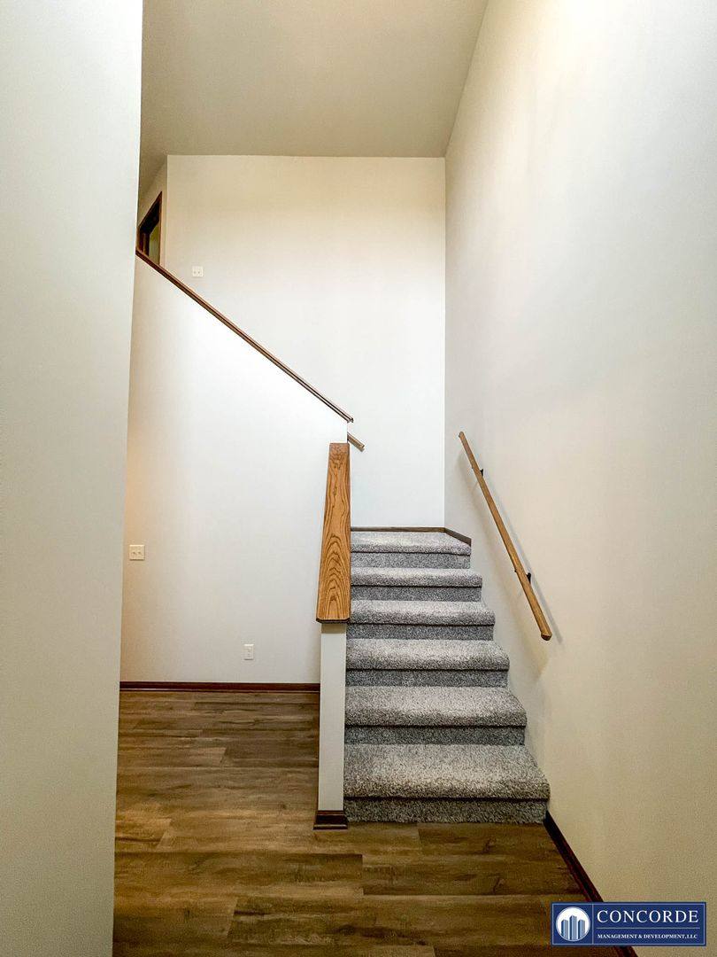 Apartment for rent at 88th & Holdrege, Lincoln, NE 68505