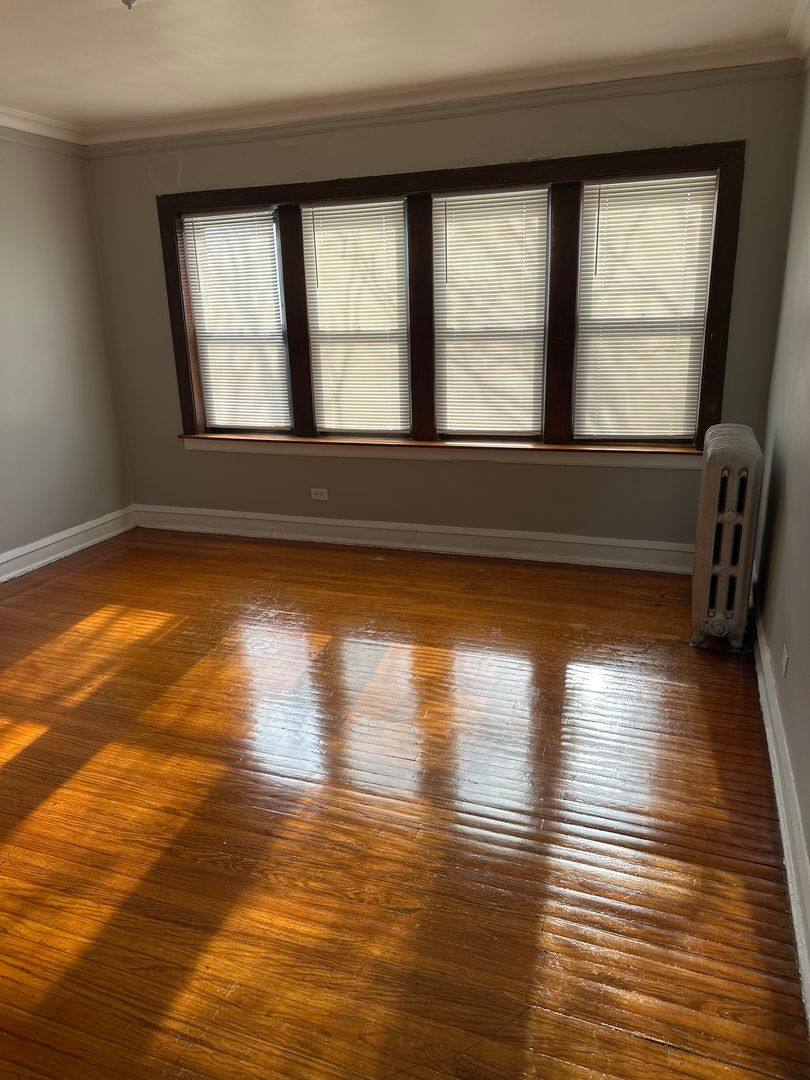 Apartment for rent at 7953-59 S Saint Lawrence Ave, Chicago, IL 60619