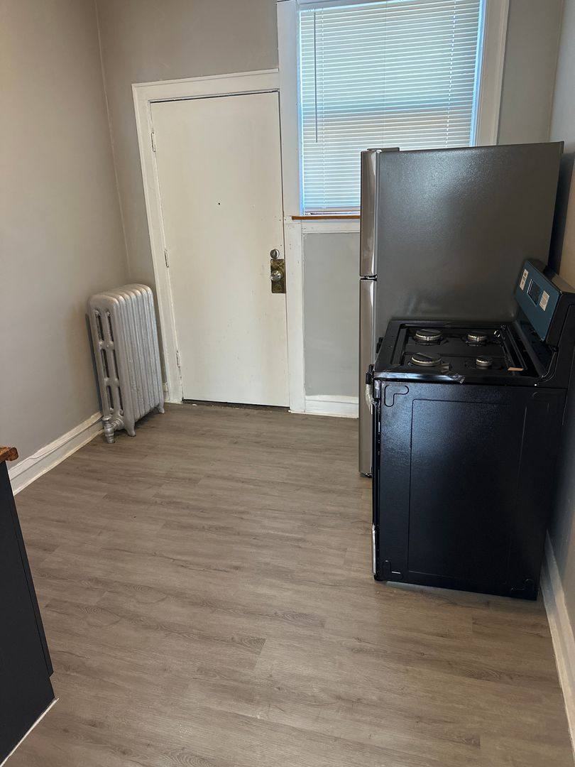 Apartment for rent at 7953-59 S Saint Lawrence Ave, Chicago, IL 60619