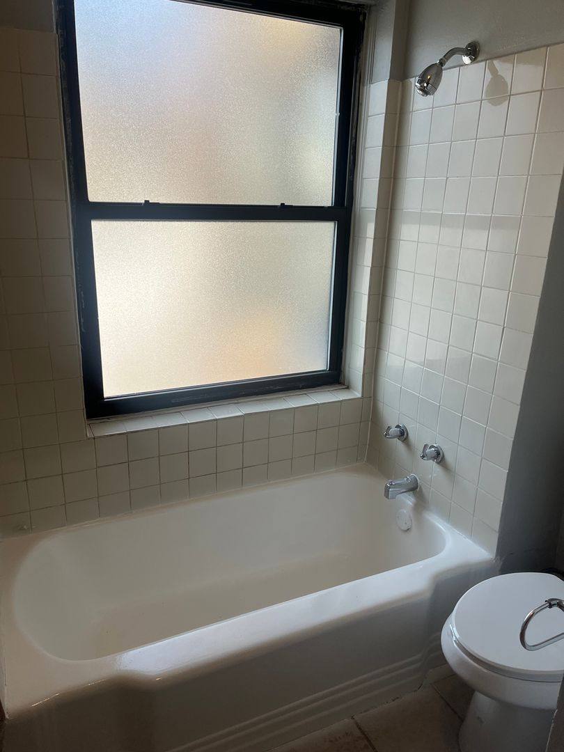 Apartment for rent at 7953-59 S Saint Lawrence Ave, Chicago, IL 60619