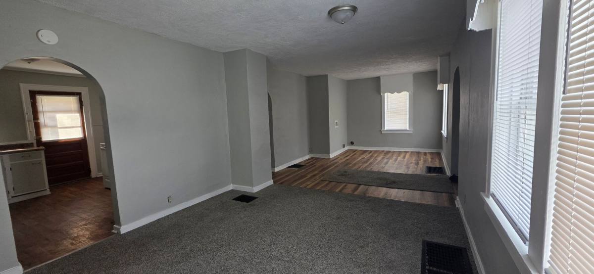 Apartment for rent at 233 W School St, Anderson, IN 46012