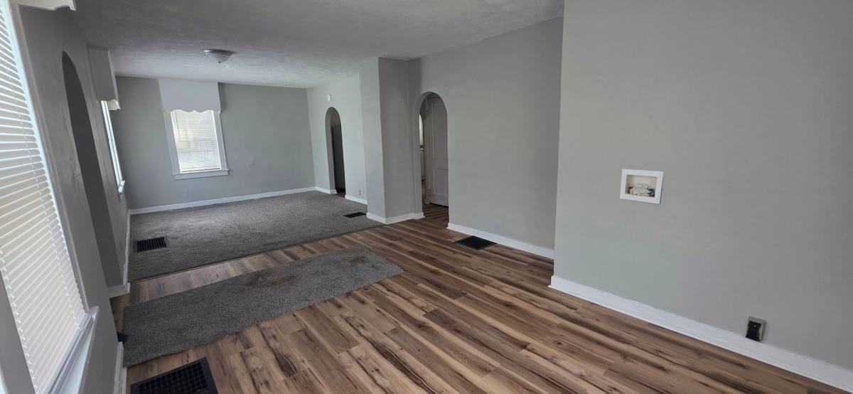 Apartment for rent at 233 W School St, Anderson, IN 46012