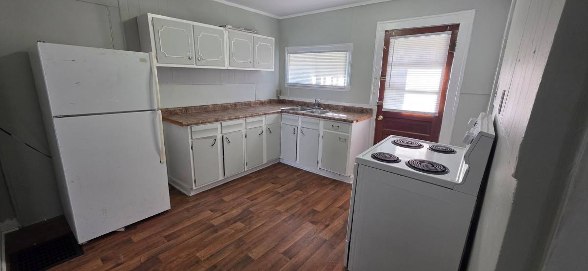 Apartment for rent at 233 W School St, Anderson, IN 46012