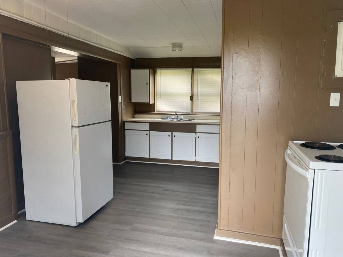 Apartment for rent at 233 W School St, Anderson, IN 46012