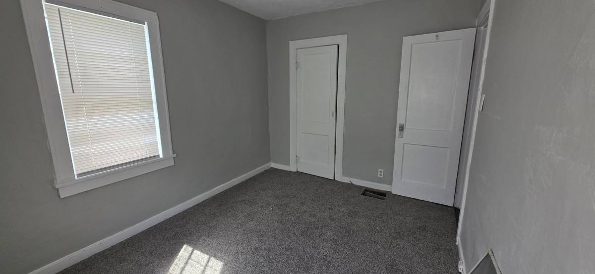 Apartment for rent at 233 W School St, Anderson, IN 46012