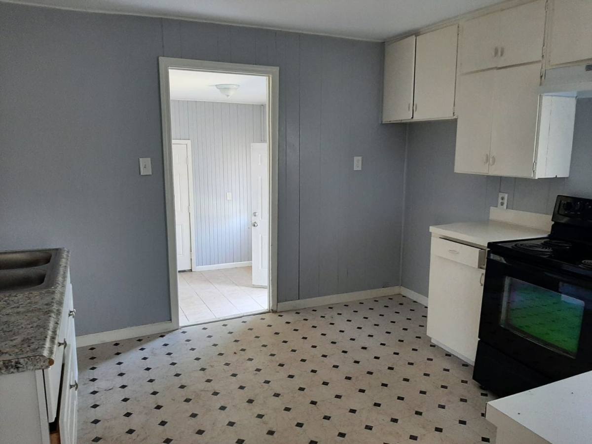 House for rent at 1711 N 11th St, Orange, TX 77630