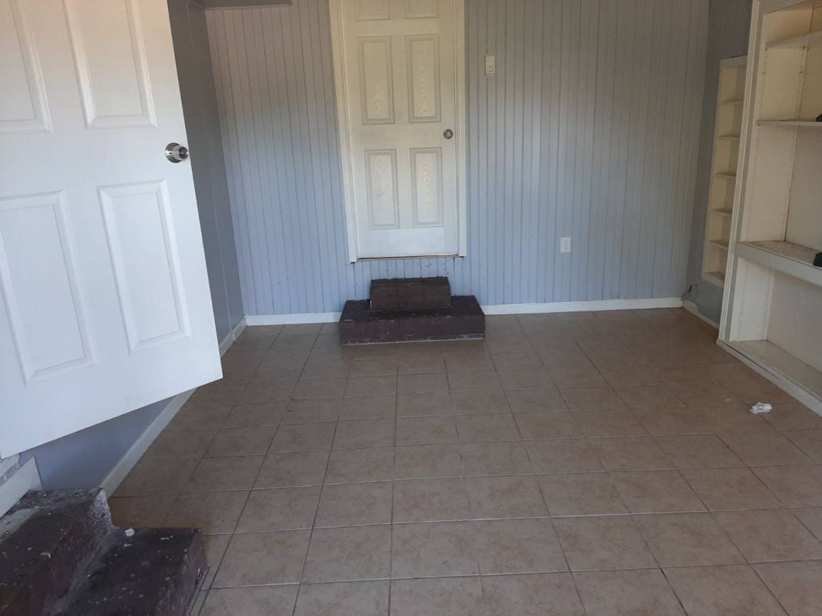 House for rent at 1711 N 11th St, Orange, TX 77630