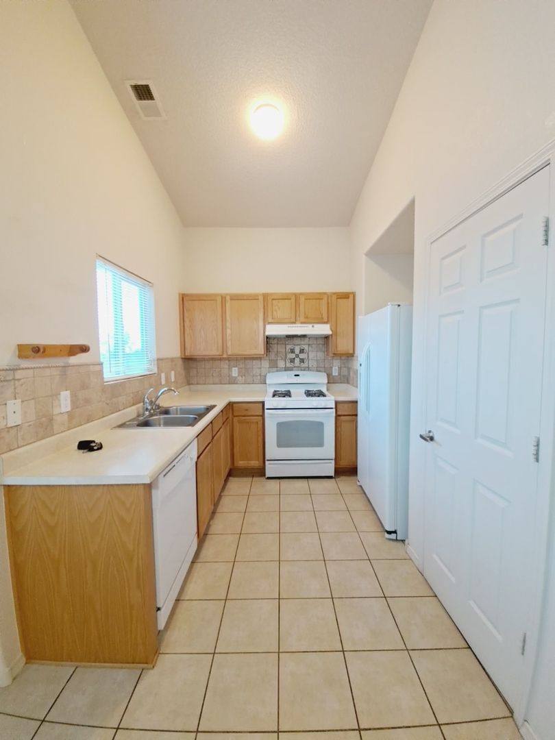 House for rent at 930 Desert Senna Ave SW, Los Lunas, NM 87031