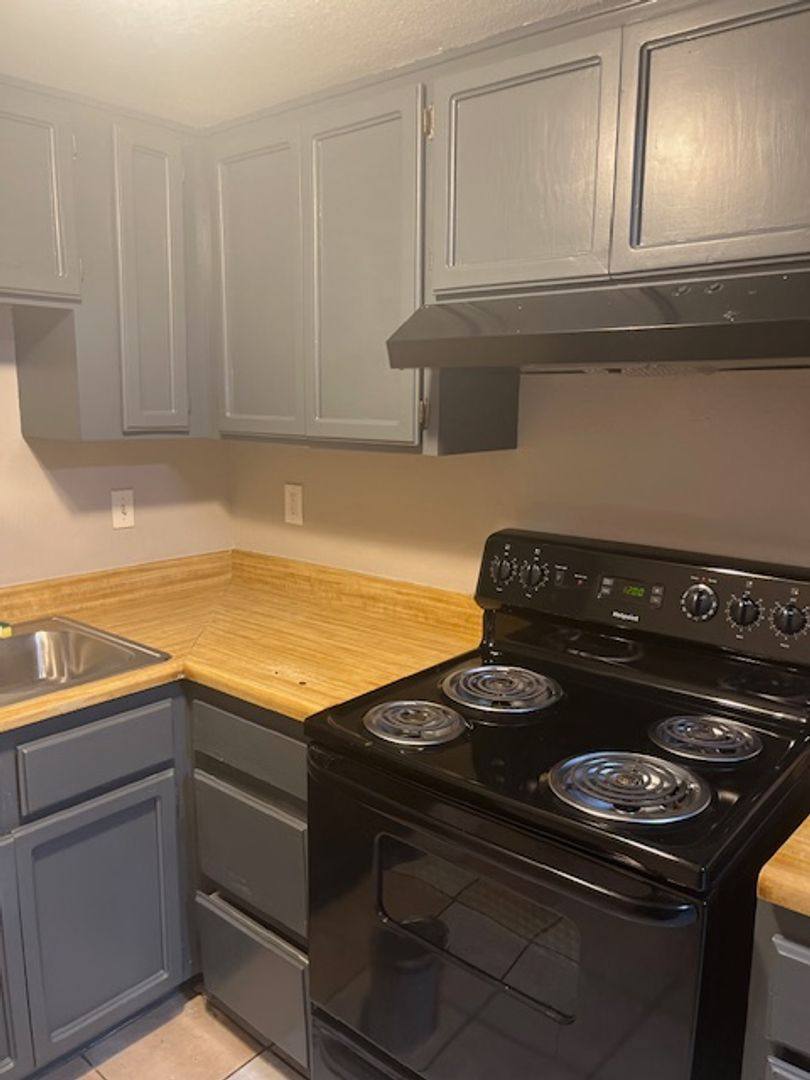 Apartment for rent at 4344 N Vornsand Dr, Las Vegas, NV 89115