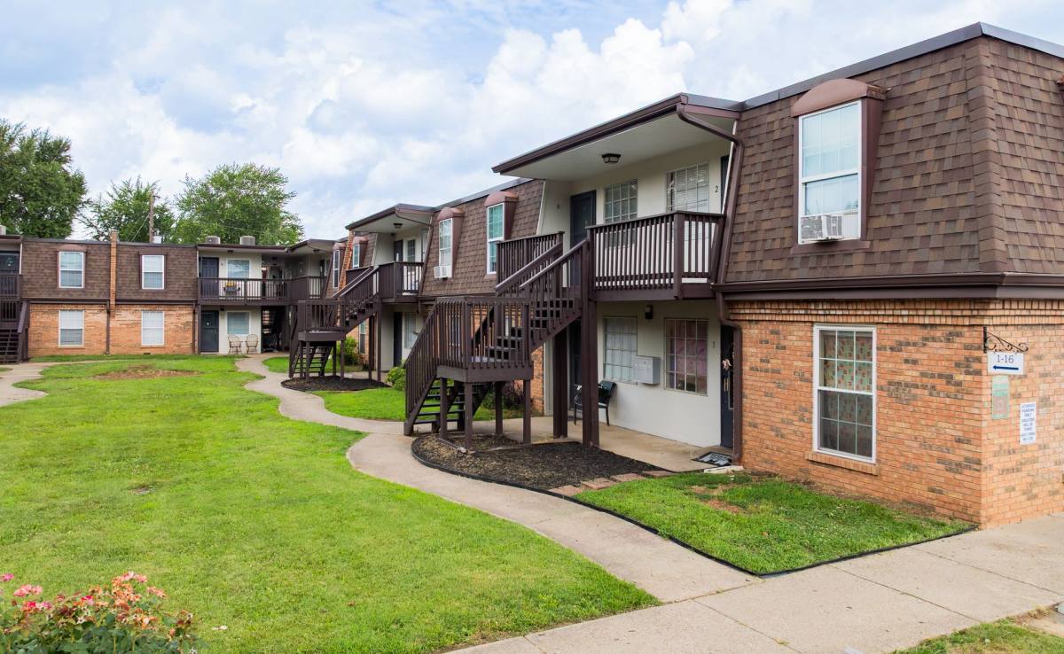Apartment for rent at 3700 Chateau Lane, Louisville, KY 40219