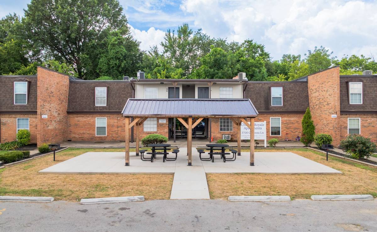 Apartment for rent at 3700 Chateau Lane, Louisville, KY 40219