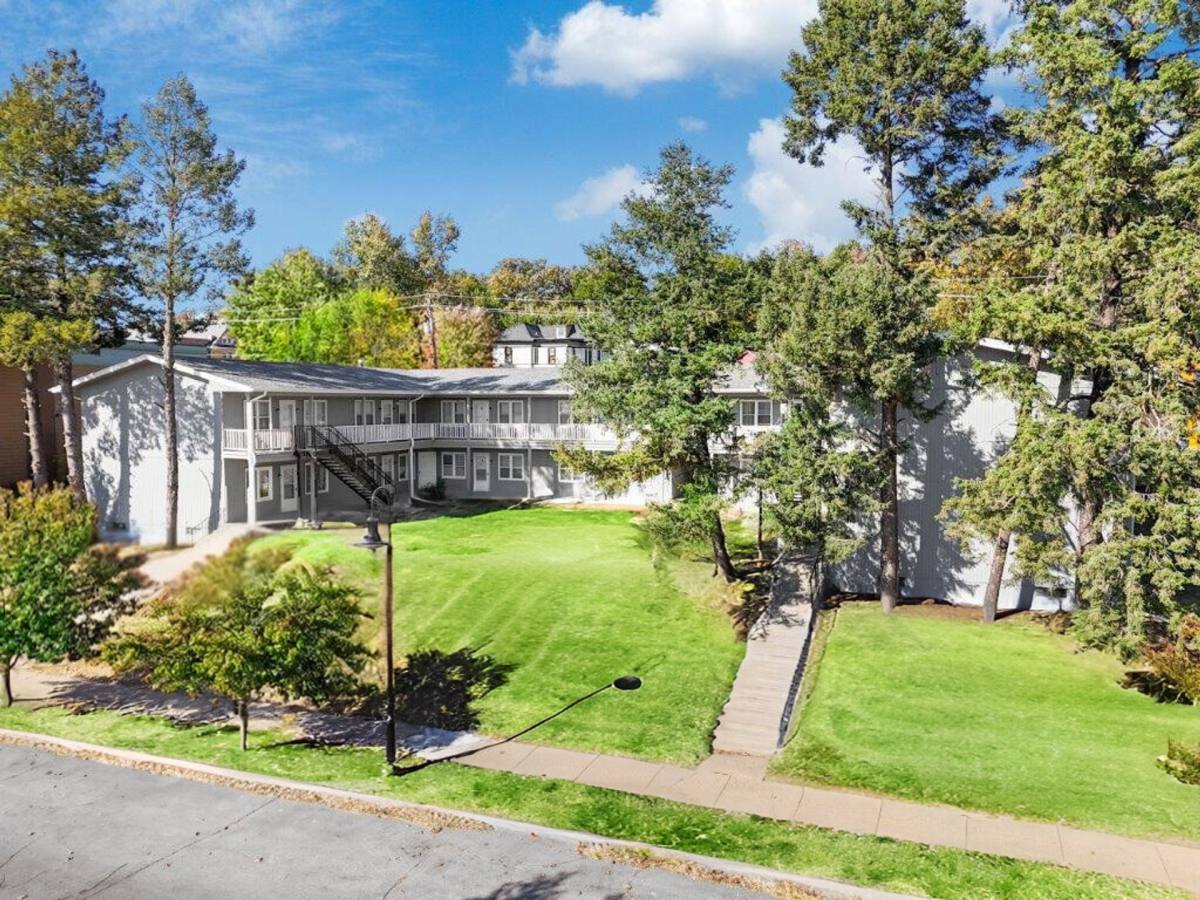 Apartment for rent at 1731 High St, Des Moines, IA 50309