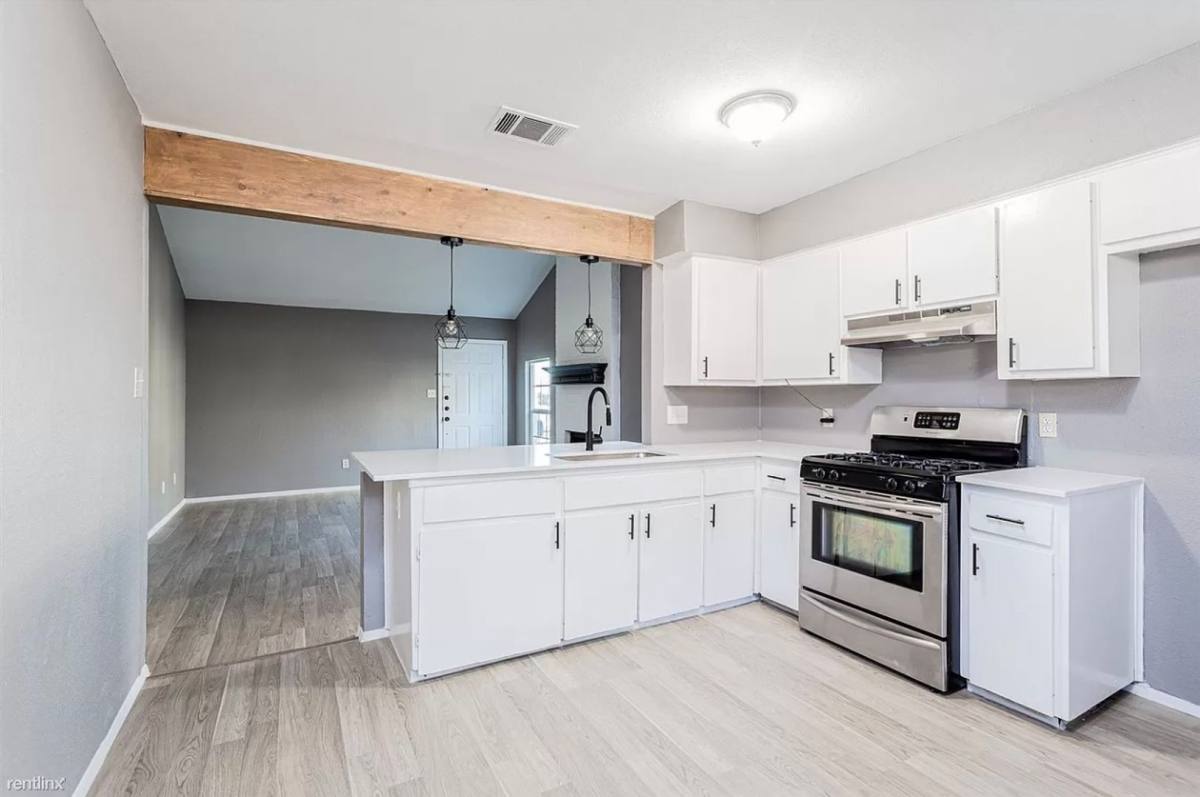 Apartment for rent at 4900 E Stassney Lane, Austin, TX 78744