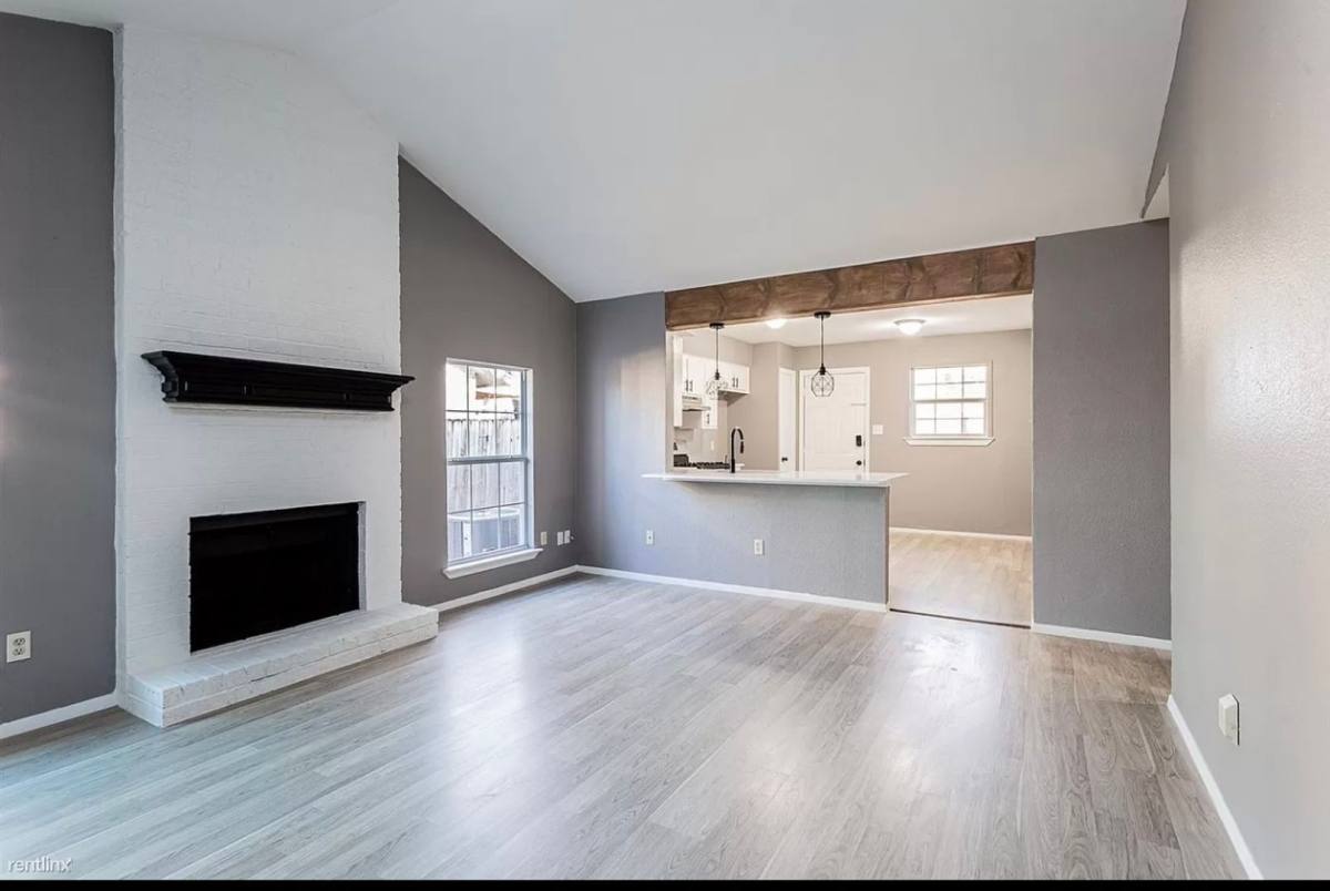 Apartment for rent at 4900 E Stassney Lane, Austin, TX 78744