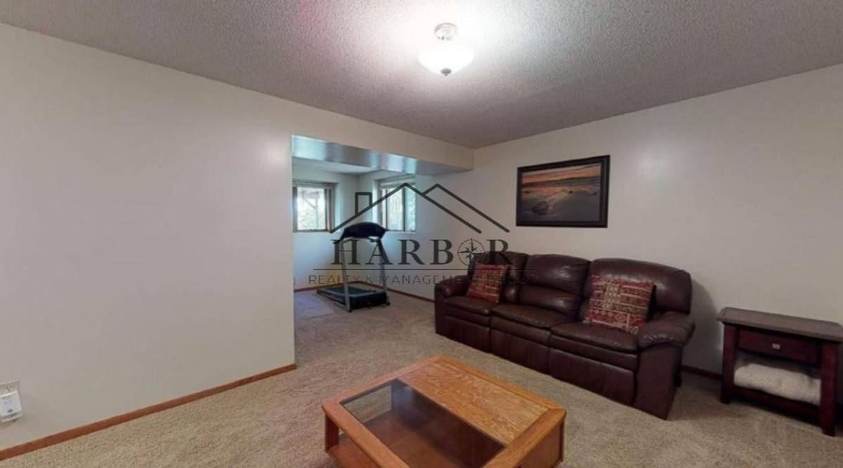 House for rent at 3814 10th Ave SW, Rochester, MN 55902