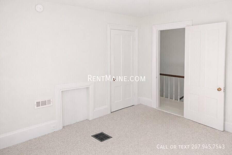 Apartment for rent at 92 Fling St, Brewer, ME 04412