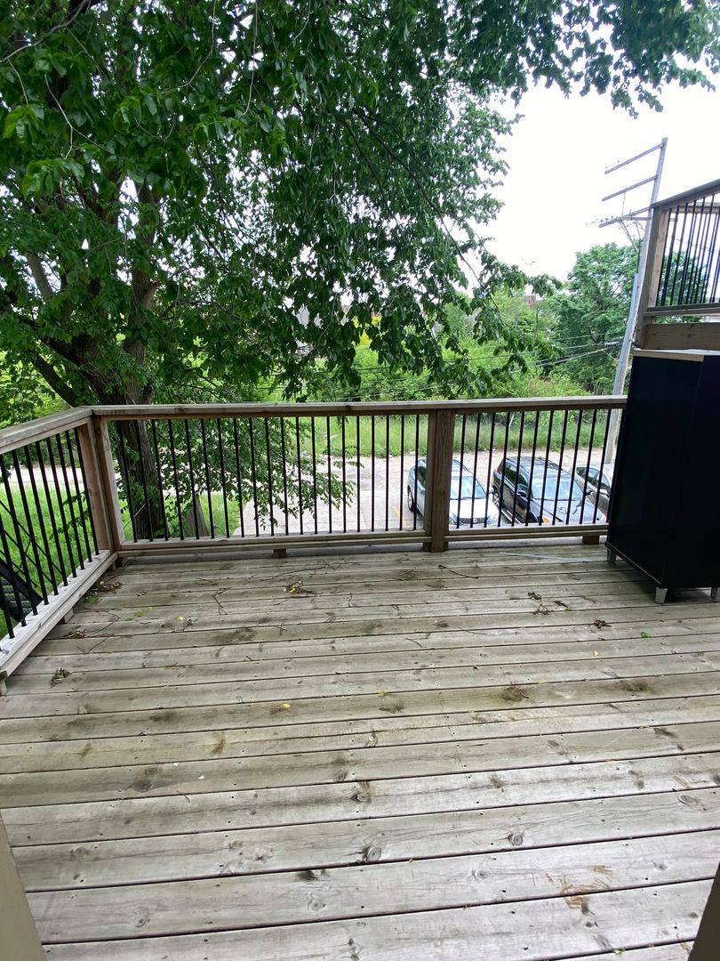 Apartment for rent at 524-526 E Kirby, Detroit, MI 48202