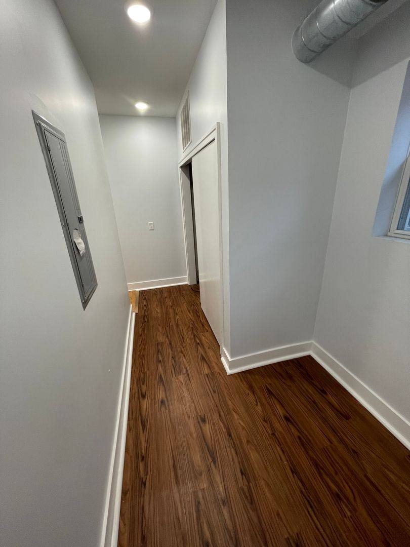 Apartment for rent at 524-526 E Kirby, Detroit, MI 48202