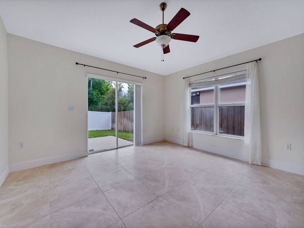 House for rent at 2111 Corner Point Court, Orlando, FL 32820