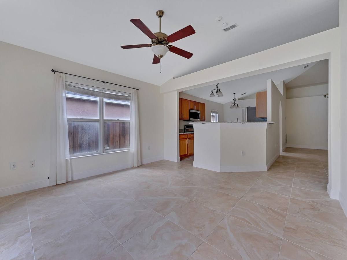 House for rent at 2111 Corner Point Court, Orlando, FL 32820