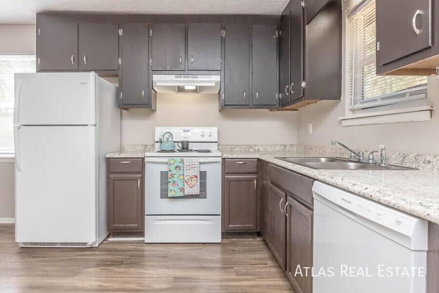 Apartment for rent at 122 Sir Matthew Rd, Athens, GA 30607