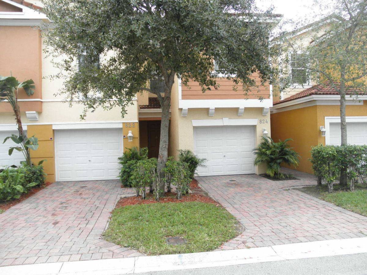 Townhouse for rent at 822 Pipers Cay Dr, West Palm Beach, FL 33415