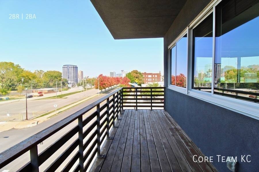 Apartment for rent at 2903 Gillham Rd #302, Kansas City, MO 64111