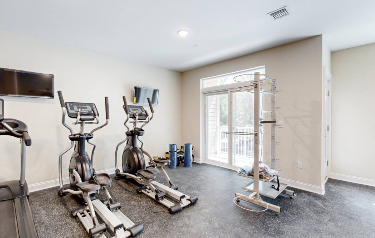 Apartment for rent at 2 Soldier Hill Rd, Paramus, NJ 07652