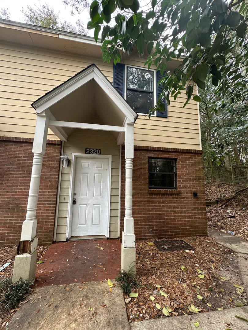 Townhouse for rent at 2320 Sylvan Court, Tallahassee, FL 32304