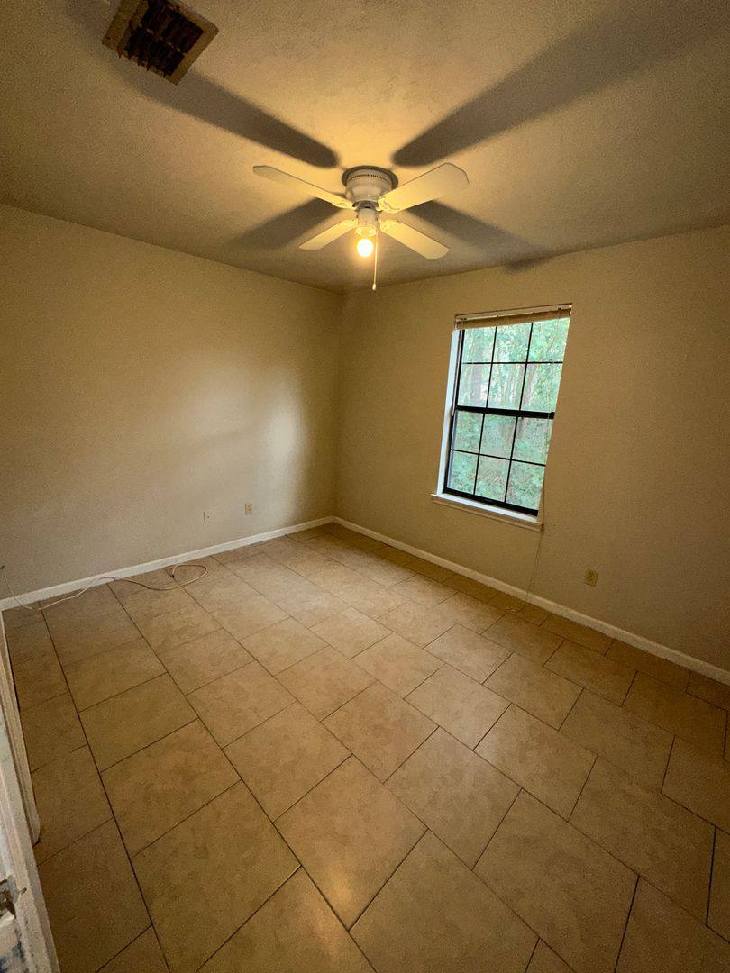 Townhouse for rent at 2320 Sylvan Court, Tallahassee, FL 32304