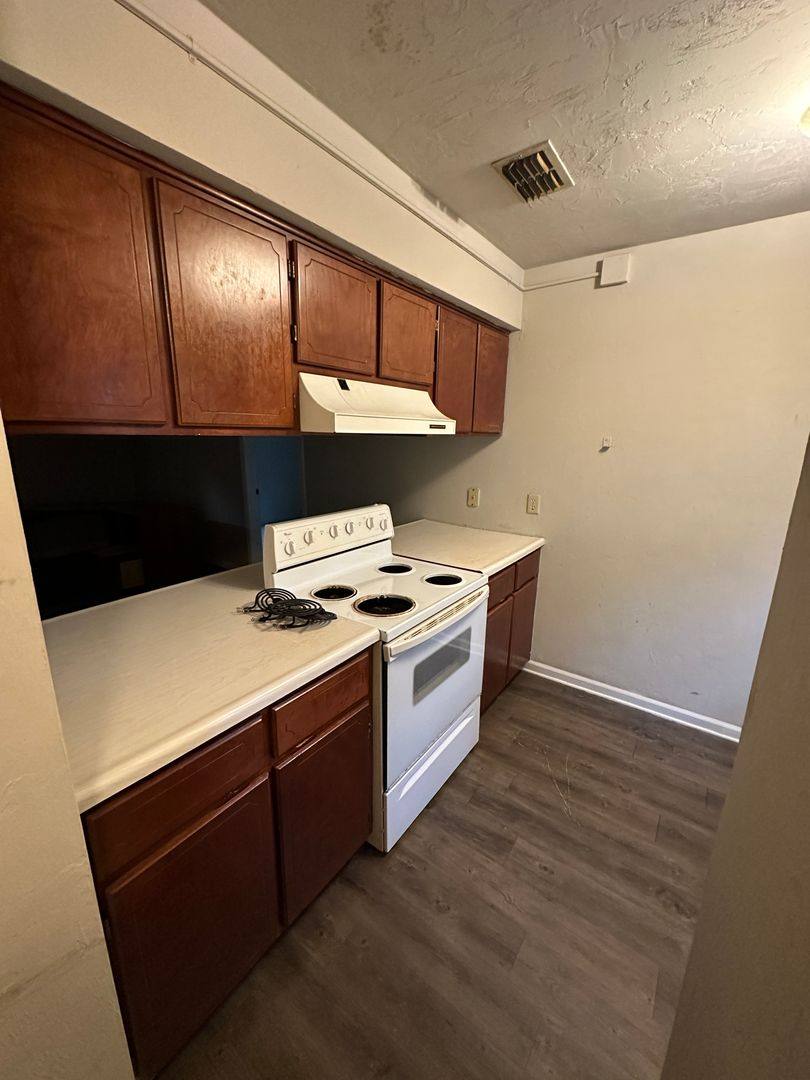 Townhouse for rent at 2320 Sylvan Court, Tallahassee, FL 32304