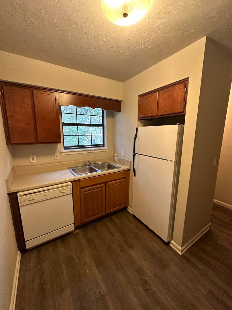 Townhouse for rent at 2320 Sylvan Court, Tallahassee, FL 32304