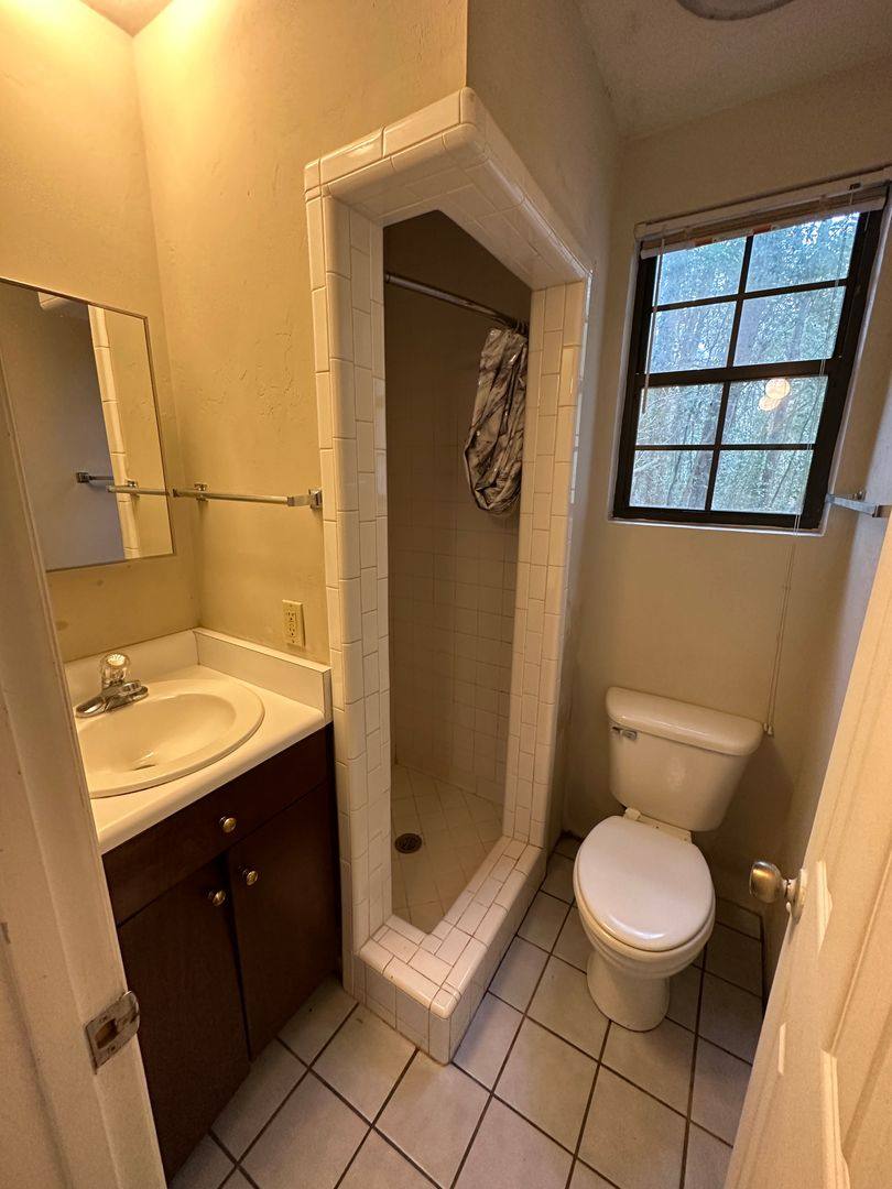 Townhouse for rent at 2320 Sylvan Court, Tallahassee, FL 32304