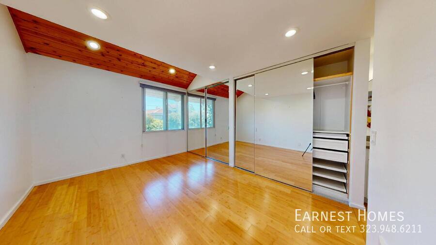 Apartment for rent at 8740 Tuscany Ave #306, Playa Del Rey, CA 90293