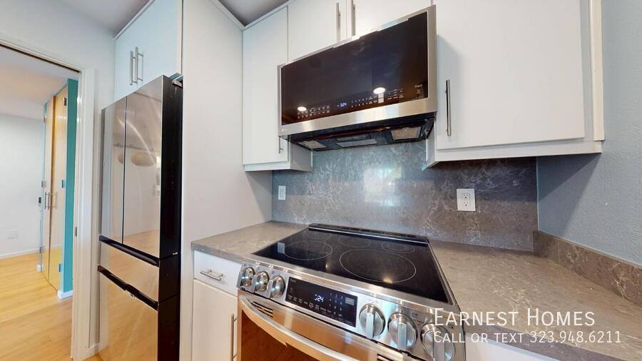 Apartment for rent at 8740 Tuscany Ave #306, Playa Del Rey, CA 90293