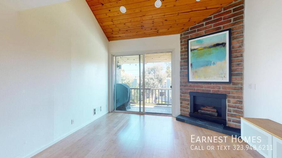 Apartment for rent at 8740 Tuscany Ave #306, Playa Del Rey, CA 90293