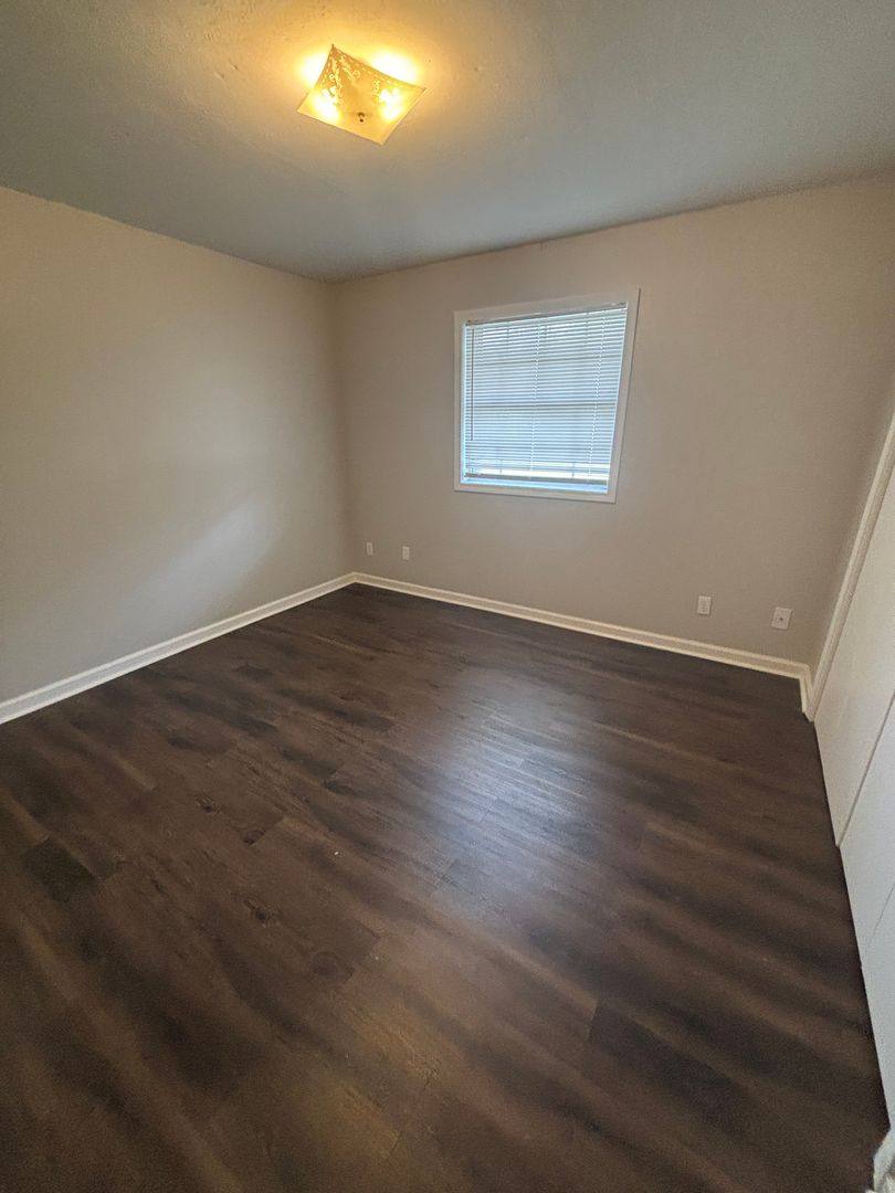 Apartment for rent at 215 Louisville St, Starkville, MS 39759