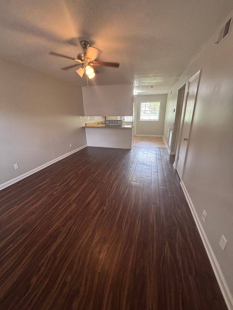 Apartment for rent at 215 Louisville St, Starkville, MS 39759