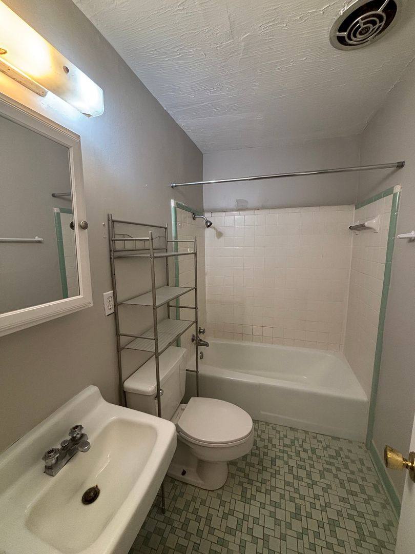 Apartment for rent at 215 Louisville St, Starkville, MS 39759