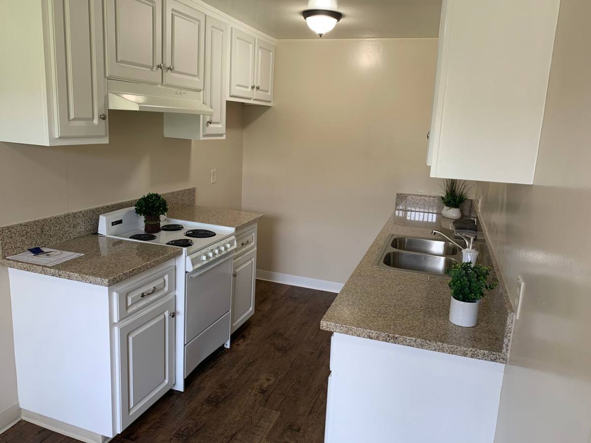 Apartment for rent at 5882 Fullerton Ave, Buena Park, CA 90621