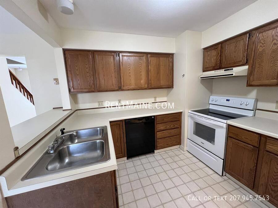 Apartment for rent at 71 Valley View Lane #B, Bangor, ME 04401