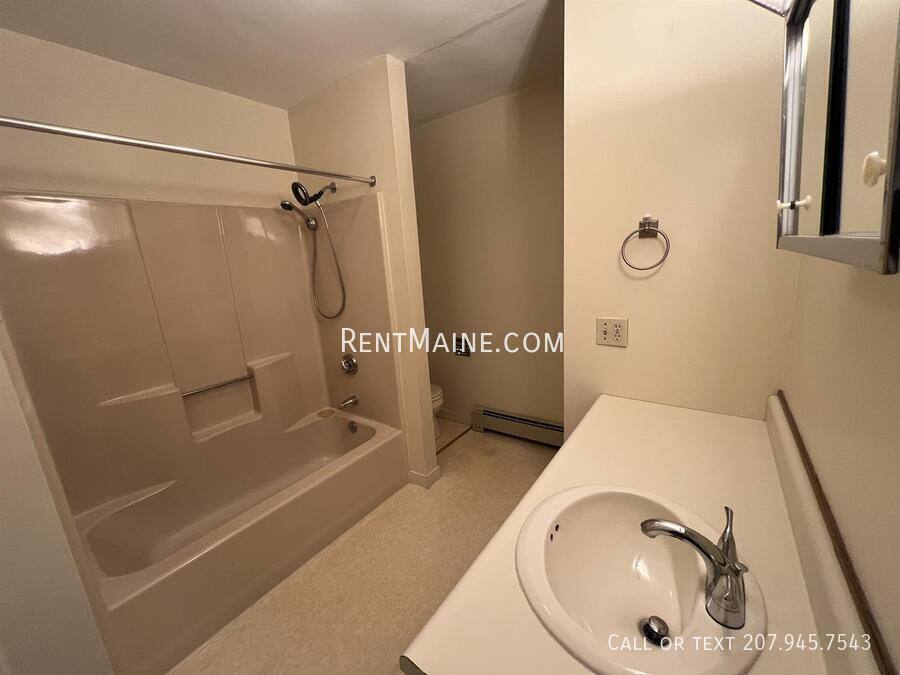 Apartment for rent at 71 Valley View Lane #B, Bangor, ME 04401