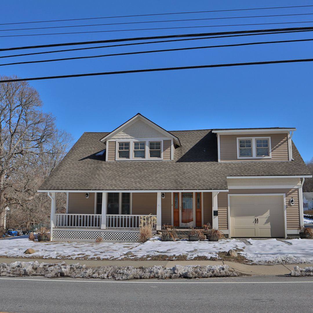 Apartment for rent at 192 Slater Ave, Jewett City, CT 06351