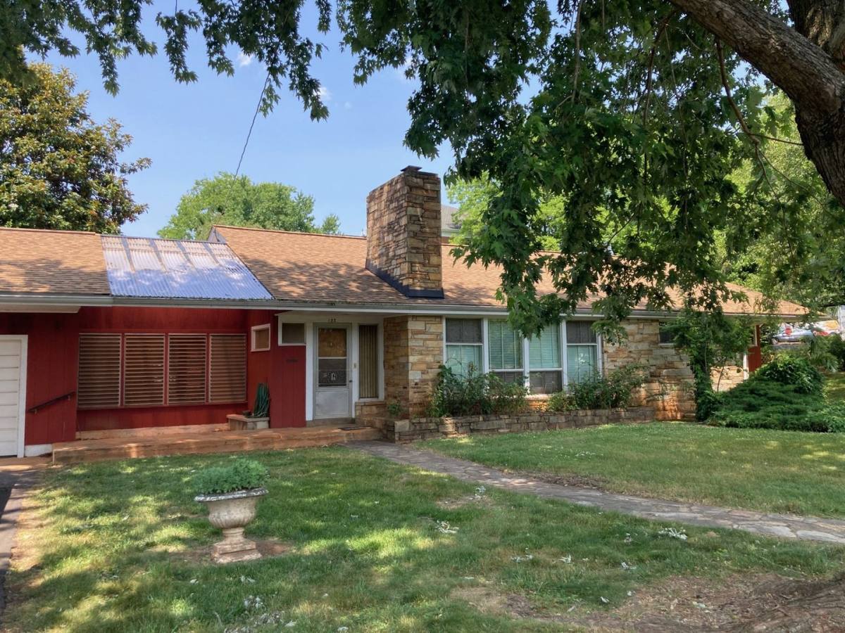 House for rent at 122 W Scanlon St, Culpeper, VA 22701