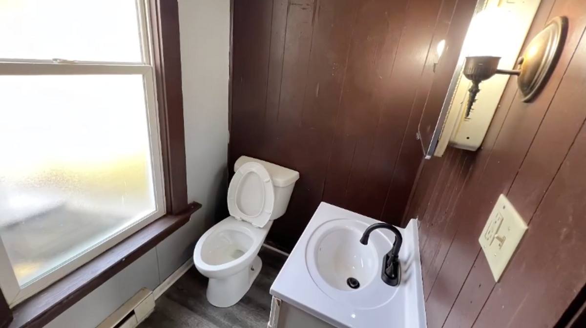 Apartment for rent at 401 W Marion St, Elkhart, IN 46516
