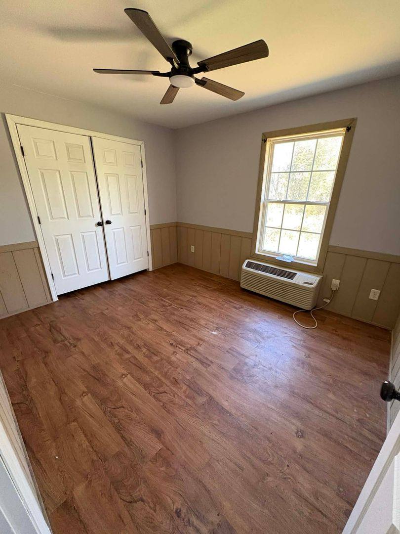 Apartment for rent at 13478 Fountain Run Rd, Fountain Run, KY 42133