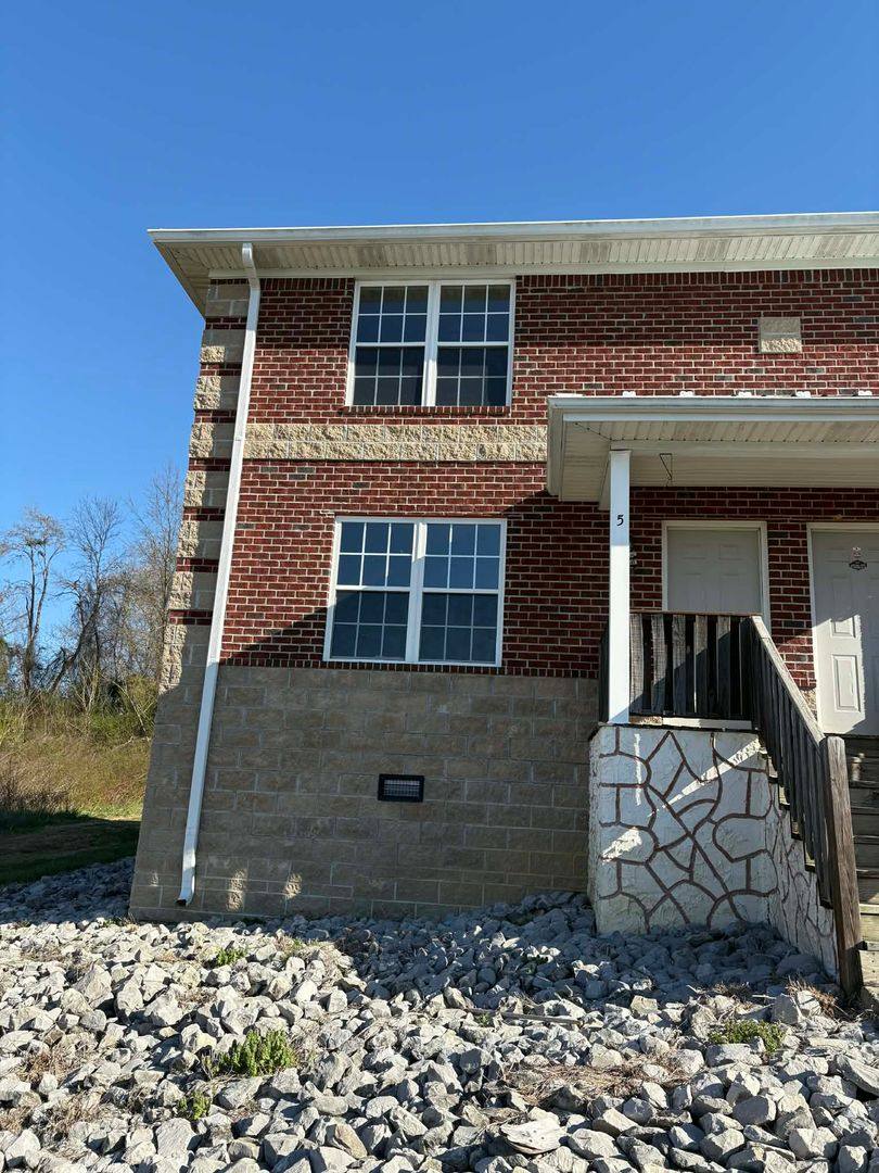 Apartment for rent at 13478 Fountain Run Rd, Fountain Run, KY 42133