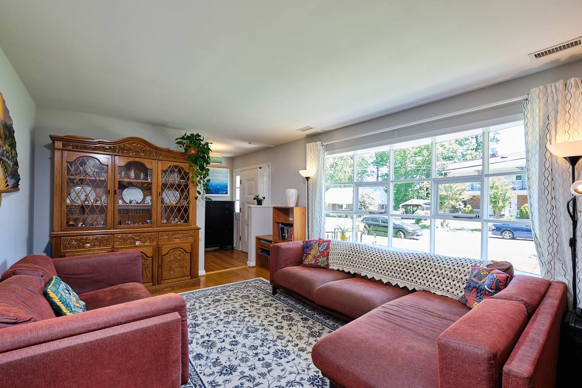 House for rent at 11714 College View Dr, Silver Spring, MD 20902