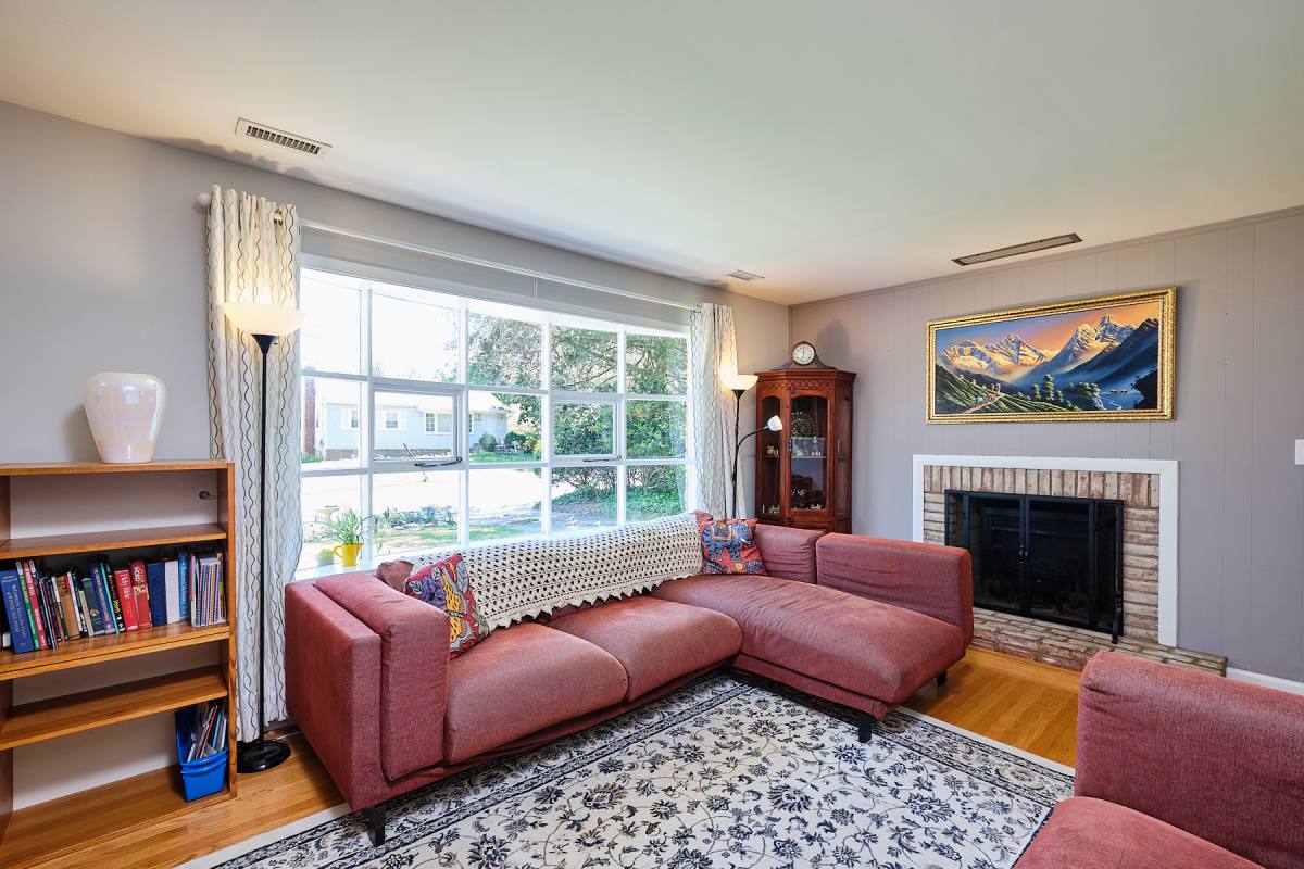 House for rent at 11714 College View Dr, Silver Spring, MD 20902