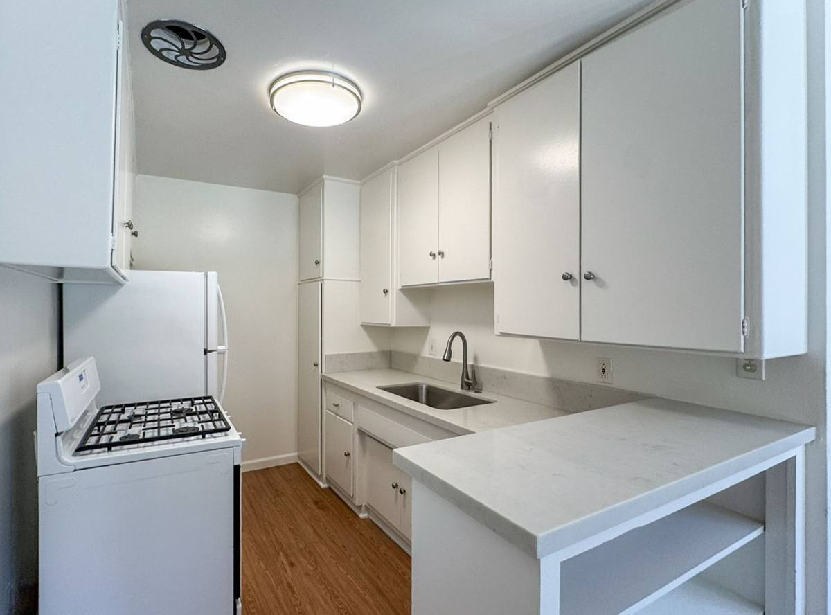 Apartment for rent at 1555 S Hayworth Ave #5, Los Angeles, CA 90035